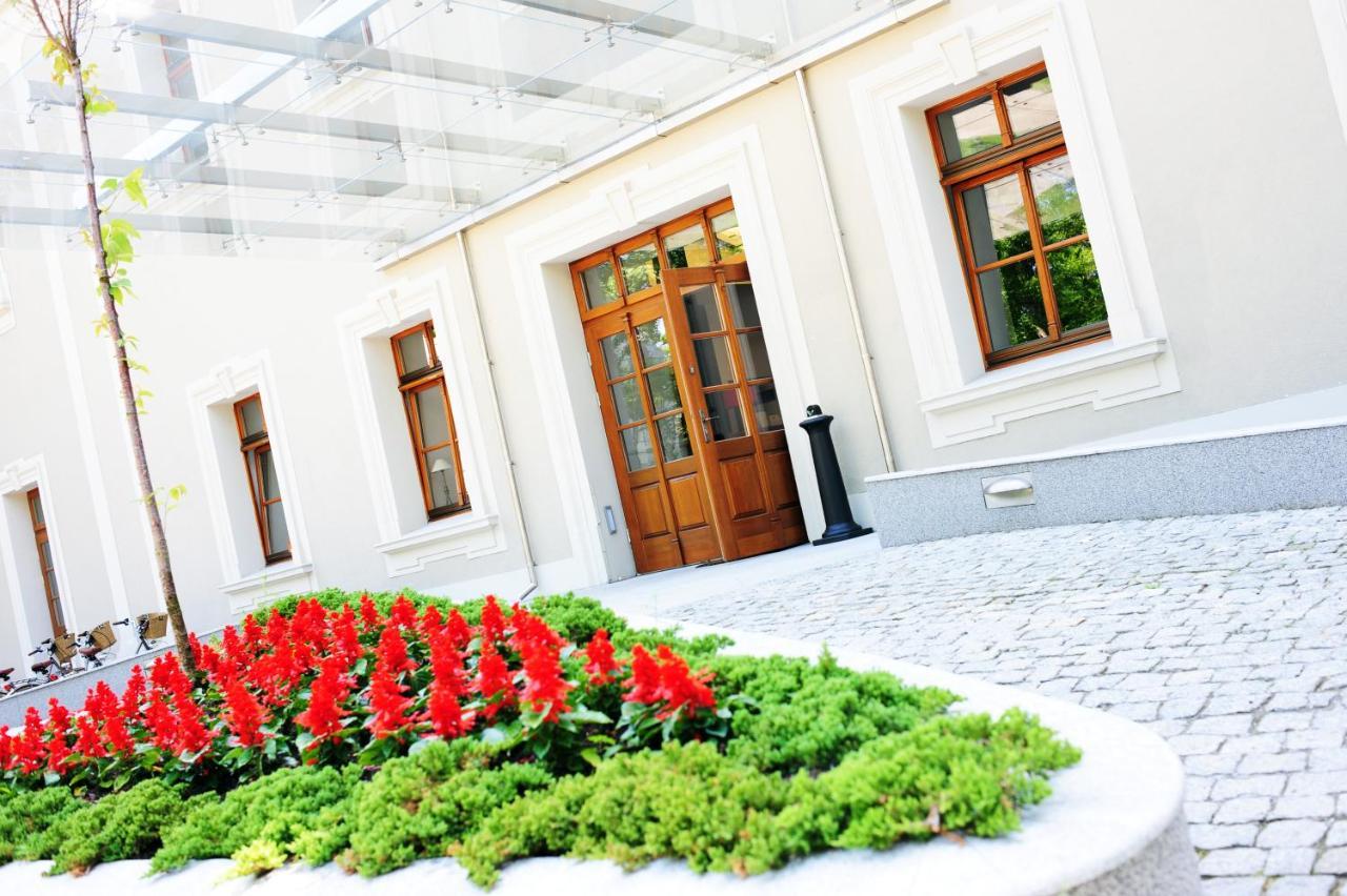 Hotel Zamek Люблинец Экстерьер фото