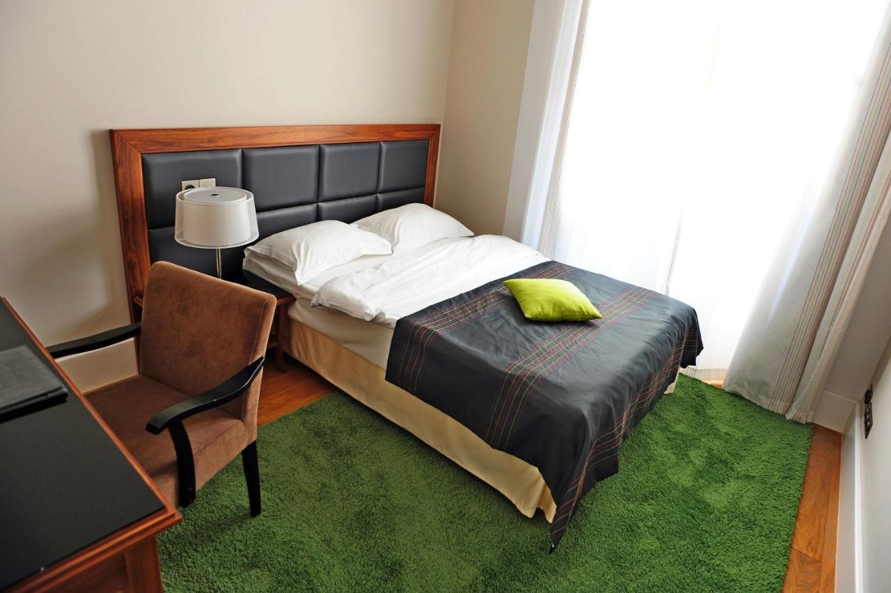Hotel Zamek Люблинец Экстерьер фото