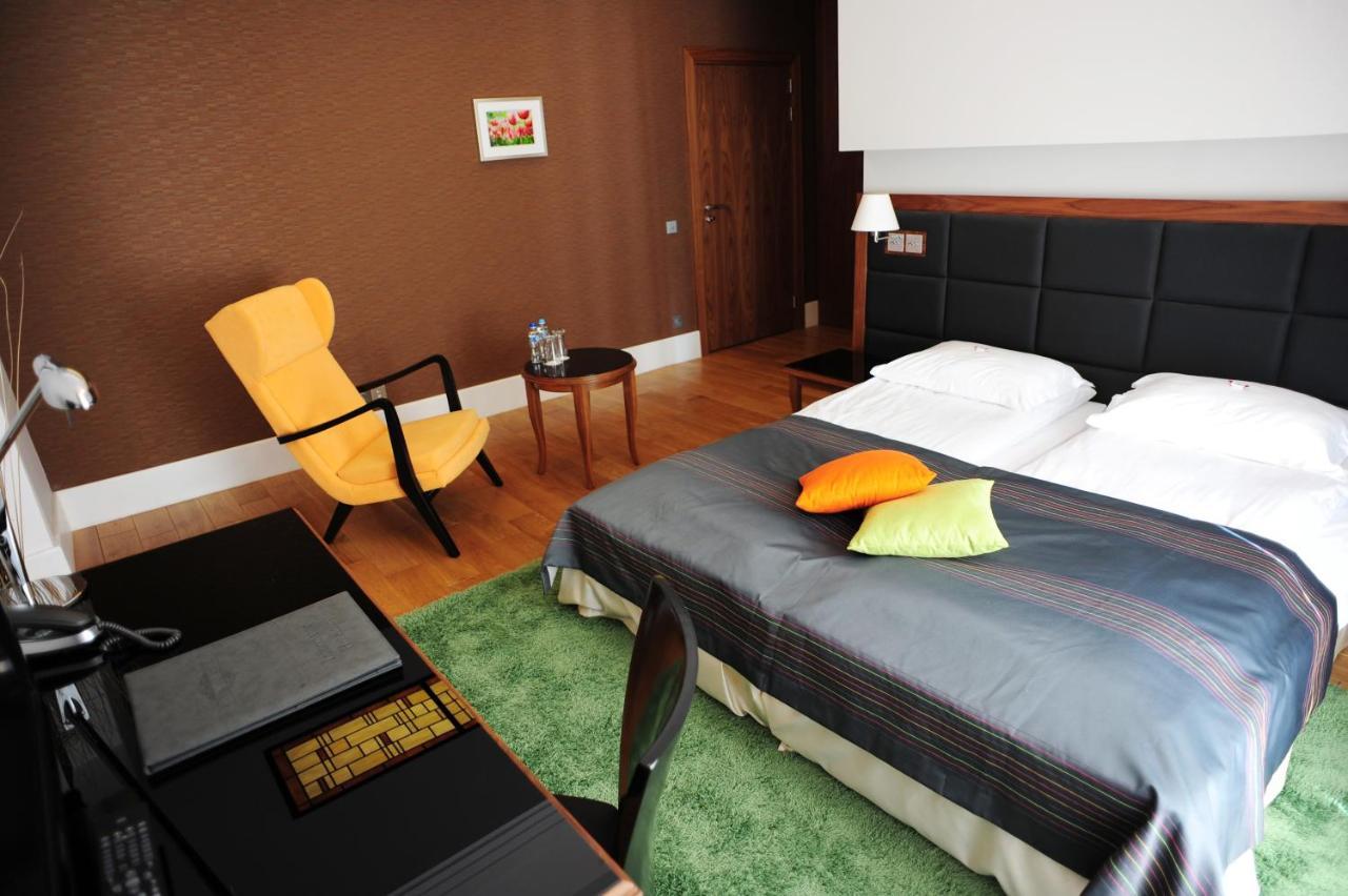 Hotel Zamek Люблинец Экстерьер фото